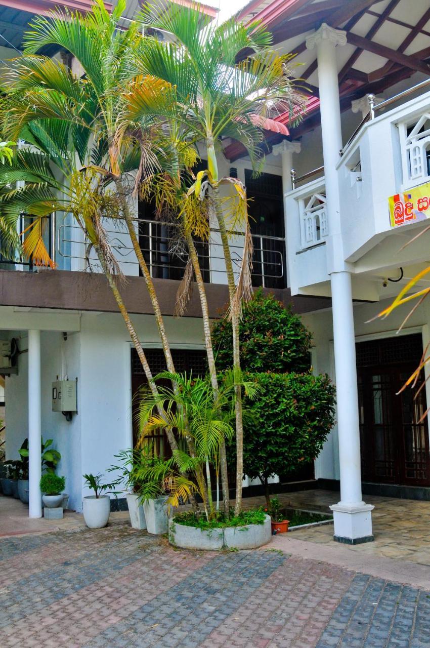 Myr-O Homestay Kombichankulama Exterior photo